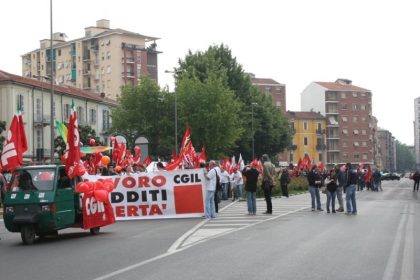 Nella foto - Laboratorio Sociale Alessandria