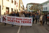 Nella foto - Laboratorio Sociale Alessandria