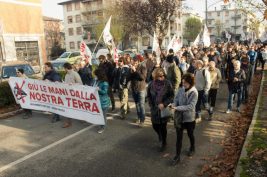 Nella foto - Laboratorio Sociale Alessandria