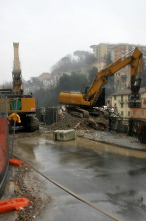 Nella foto - Laboratorio Sociale Alessandria