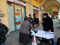 Nella foto - Laboratorio Sociale Alessandria