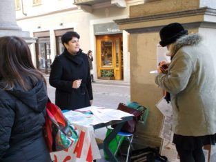 Nella foto - Laboratorio Sociale Alessandria