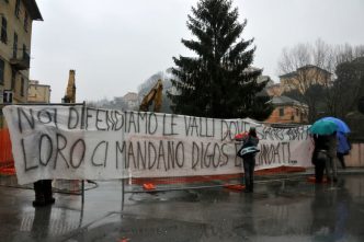 Nella foto - Laboratorio Sociale Alessandria