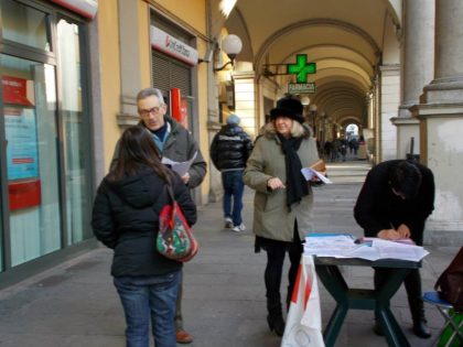 Nella foto - Laboratorio Sociale Alessandria