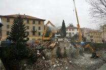 Nella foto - Laboratorio Sociale Alessandria