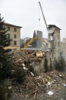 Nella foto - Laboratorio Sociale Alessandria