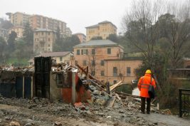 Nella foto - Laboratorio Sociale Alessandria