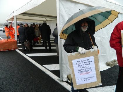 Nella foto - Laboratorio Sociale Alessandria