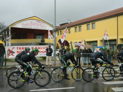 Nella foto - Laboratorio Sociale Alessandria