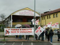 Nella foto - Laboratorio Sociale Alessandria