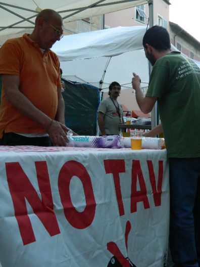 Nella foto - Laboratorio Sociale Alessandria