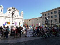 Nella foto - Laboratorio Sociale Alessandria