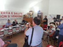 Nella foto - Laboratorio Sociale Alessandria