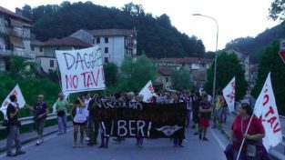 Nella foto - Laboratorio Sociale Alessandria