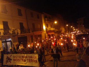 Nella foto - Laboratorio Sociale Alessandria