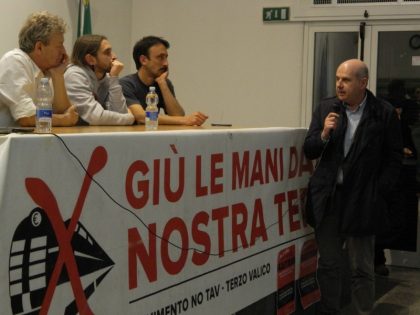 Nella foto - Laboratorio Sociale Alessandria