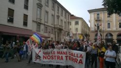 Nella foto - Laboratorio Sociale Alessandria